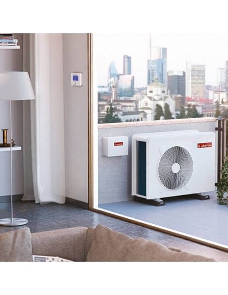 Pompa di calore monoblocco inverter Ariston serie Nimbus Pocket 70M con scaldacqua a pompa di calore Ariston Nuos Primo HC 24...