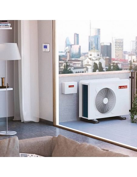 Sistema ibrido compatto Factory Made Ariston Genius One Hybrid Net R410 Wifi Monofase 24/7 composto da pompa di calore 8.7 Kw...
