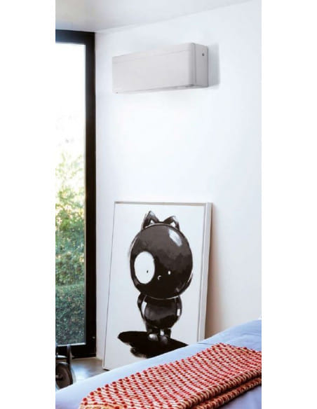 Climatizzatore GARANZIA ITALIA Daikin Stylish Bianco WiFi Trial Split Inverter 9000 + 9000 + 12000 BTU con U.E. 3MXM68A8 Clas...